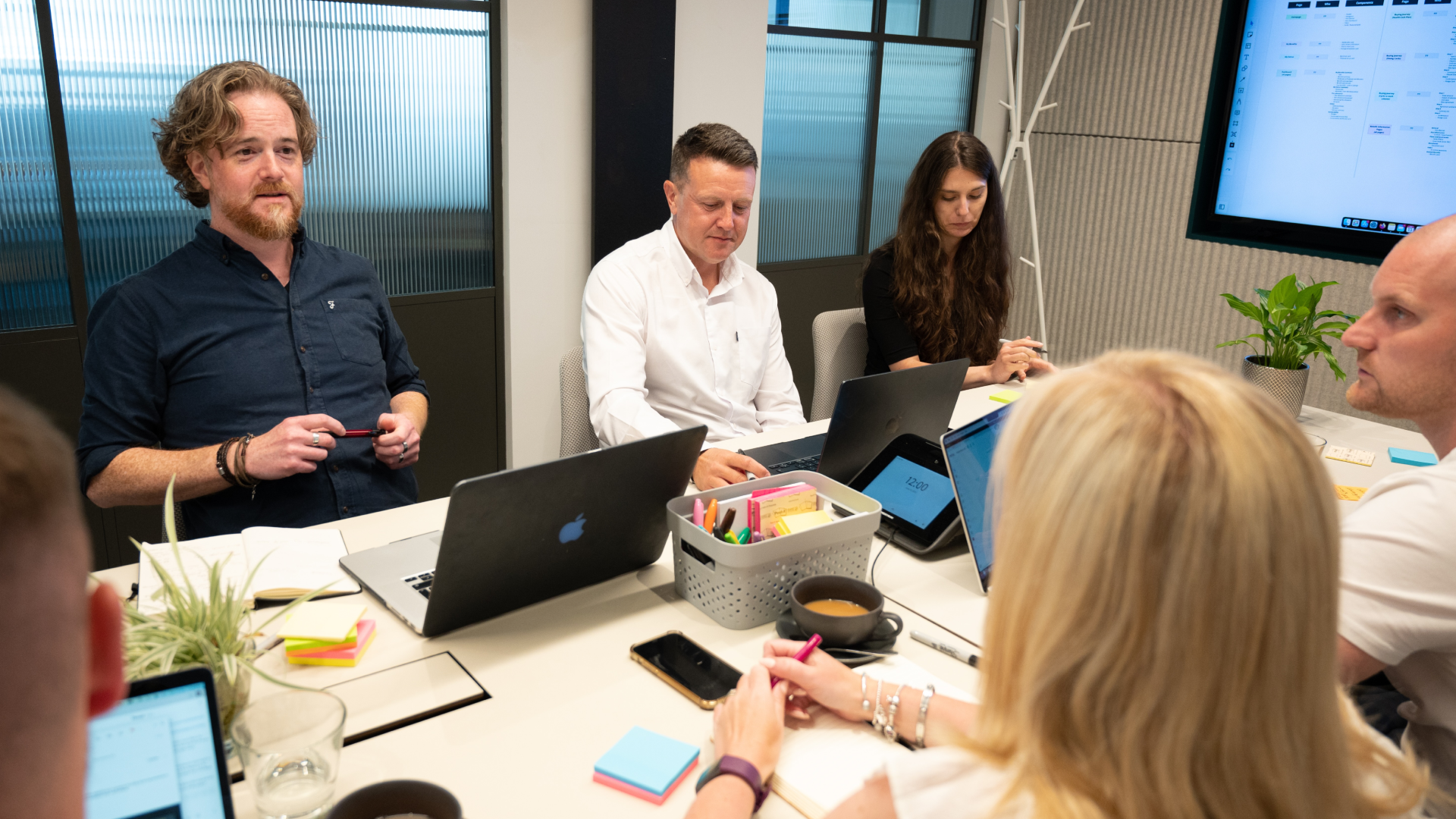 ux-contractors-sat-at-desks
